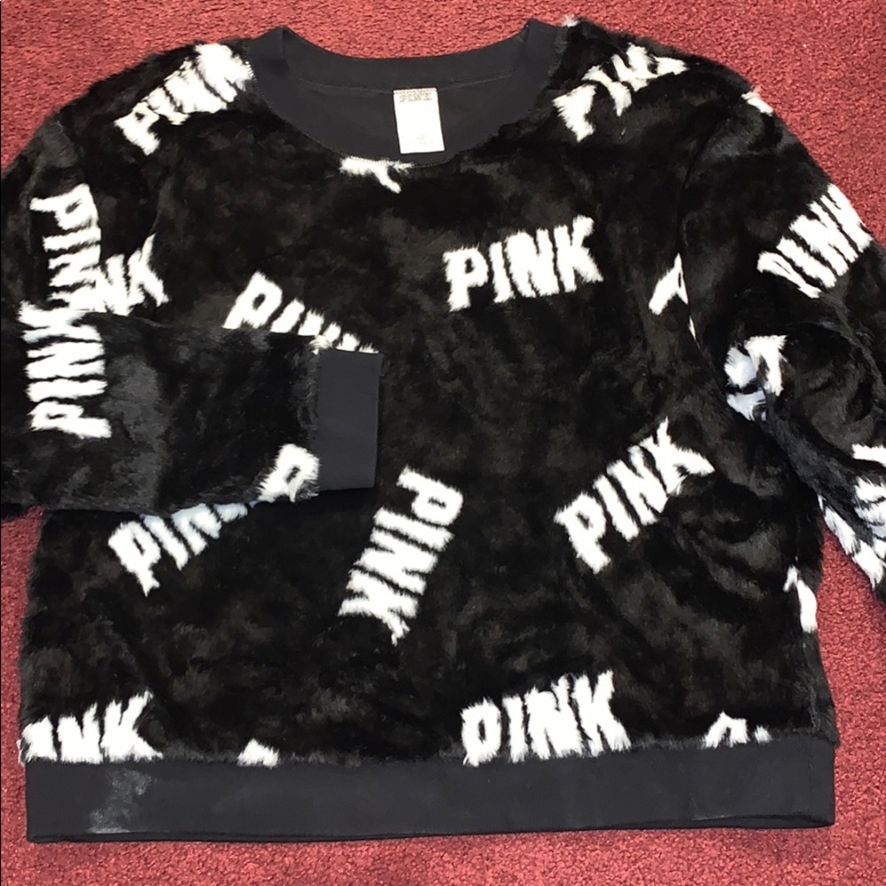 Victoria’s Secret ultra cozy and warm top. Size L